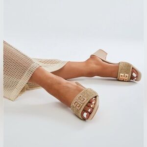 Heeled sandals, 7.5